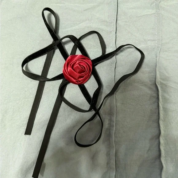 iHeartRaves Black Floral Embroidered Set W/ Flower Choker - Picture 3 of 5